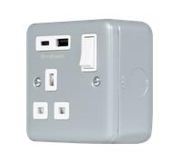Click MCP585 Metal Clad Pro 13A 1G Safety Shutter Switched Socket Outlet with Type A & C USB (4A Shared) Outlets