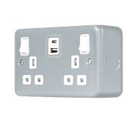 Click MCP586 Metal Clad Pro 13A 2G Safety Shutter Switched Socket Outlet with Type A & C USB (4.2A) Outlets