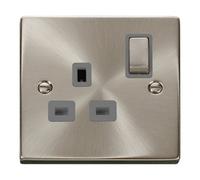 Click Scolmore Deco Switched Socket 1 Gang 13A 2 Pole Satin Chrome - Vpsc535Gy