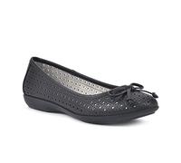 CLIFFS BY WHITE MOUNTAIN Women's Cheryl Ballet Flat, Black/Burnished/Smooth, 5 UK