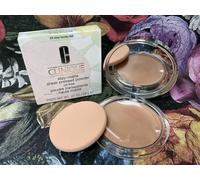Clinique Stay-Matte Sheer Pressed Powder mattifying powder for oily skin shade 04 Stay Honey 7,6 g