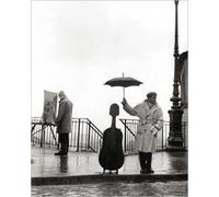 Close Up A MUSICIAN IN THE RAIN ART PRINT ROBERT DOISNEAU (24cm x 30cm)