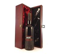 Cockburn Vintage Port 1975 in a silk lined wooden box with four wine accessories, 1 x 750ml