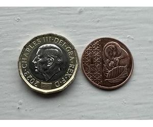 Coin Unique Magic Trick with King Charles £1 Coin - Close up Magic Trick