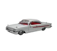 Collectible Race Car Model 1:24 For Chevrolet 1961 Impala Alloy Car Model White Classic Sedan Diecast Metal Vehicle Bedroom Decoration