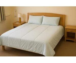 COMFORTNIGHTS Super-King Size Waterproof Wipe Clean Duvet 260 x 220 cms - 10.5 tog