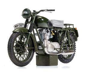 CORGI CLASSICS 1/12 TRIUMPH TR6 TROPHY STEVE MCQUEEN "THE GREAT ESCAPE" CC08501
