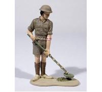 Corgi Forward March CC59158 Battle of El Alamein British Soldier with Mine Detector Scale 1:32