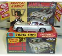 Corgi Diecast Model Cars - RT26101S James Bond Aston Martin DB5 - Iconic 007 Collectible Car for Men & Women - Small Die Cast Toy Models for Boys, Gift for Car Enthusiasts