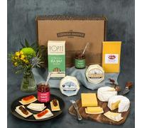 Cornish Cheese Hamper | 3 Luxury Cheeses, Brie, Camembert, Smoked Cheddar, Chilli Jam, Onion Chutney, Sea Salt Crackers | Food Hampers for Men & Women, Birthdays, Christmas Cheese Hamper