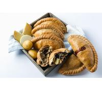 Cornish Hampers & Gifts 4x Traditional Medium Cornish Steak Pasties - Elegant Packaging - Great As A Gift