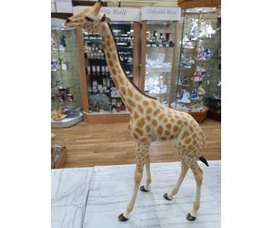 Country Artists GIRAFFE STANDING REGAL 22inch 56cm TALL. BRAND NEW