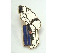 CRICKET BATSMAN CRICKETER ENAMEL LAPEL PIN BADGE