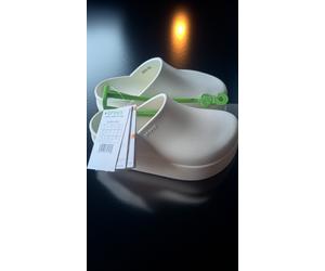 CROCS DYLAN PLATFORM CLOGS Warm White BNWT - Size UK 2