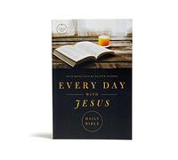 CSB Everyday with Jesus Bible: Trade Paper Edition, Black Letter, 365 Days, One Year, Devotonals, Easy-To-Read Bible Serif Type
