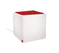 Egal ob Sie ihn als Beistelltisch oder Hocker verwenden der CUBE Indoor von Moree strahlt nicht nur durch stilvolles Design in jeder Situation. Bei CUBE handelt es sich um ein illuminiertes Kleinmöbel . Durch das Filz-Sitzkissen und die Glastischplatte , welche rutschfest aufgelegt werden, kann CUBE wahlweiße als Sitzgelegenheit oder stylischer Beistelltisch verwendet werden. Bei den LED-Varianten stehen außerdem ein Intervall-Farbwechselprogramm oder die dauerhafte Beleuchtung in einer Farbe zur Wahl. Sie leuchten in allen Lichtfarben inklusive weiß und verfügen über eine Fernbedienung . Material und Form CUBE besteht aus weißem, seidenmatten und UV resistenten Polyethylen . Es misst B 44 x T 44 x H 45 cm . Das Sitzkissen und Tischplatte messen je B 40 x T 40 cm . Das Kissen besteht aus Filz und ist in den Farben Orange, Rot, Violet, Mai Grün und Anthrazit verfügbar. Die Tischplatte ist aus klarem Glas gefertigt. Geliefert wird CUBE entweder mit einer Tischlatte oder einem Sitzkissen . Beides kann einzeln nachgekauft werden. Technische Details CUBE ist mit normalem Leuchtmittel oder energiesparenden Multicolor LED erhältlich. Kabel: ca. 3 m, klar, IP20 für den Innenbereich Leuchtmittel CUBE Outdoor: 1 x max. 40 W E27, Energieeffizienzklasse F CUBE Outdoor LED: 9W RGBW LED-Lampe mit Fernbedienung, Energieeffizienzklasse F