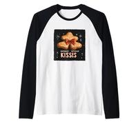 Cute Gingerbread Kisses Look Raglan Baseball Tee
