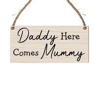 Daddy Here Comes Mummy Wedding Sign - Rustic Hanging Plaque for Wedding Aisle Decoration - Bridesmaid Entrance (Beige Wood Effect, Large: 29 cm (H) × 13.5 cm (W))