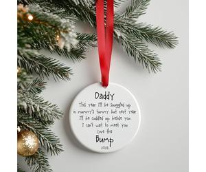 Daddy I can't wait to meet you Christmas bauble plaque Gift | Baby Bump 1st Xmas Tree Decoration | Handmade Pregnant Dad To Be Baby Shower Pregnancy Gift (Daddy Love The Bump - Red Ribbon)