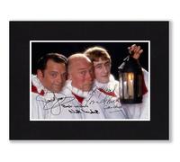 David Jason, Lennard Pearce & Nicholas Lyndhurst, Only Fools And Horses Signed 8x6 Inch Mounted Photo With Pre Printed Autographs That Would Make A Great Gift For Any Fan And Is Ready To Be Framed.