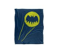 Dc Comics Batman The Bat Signal Blanket 152 X 127 Cm In White White