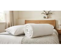 De Lavish Luxury Polycotton Duvet and Pillow Set - Hollowfibre Filled, Hypoallergenic & Anti-Allergy, Breathable 5-Star Hotel Quality Bedding Collection - 4.5 Tog - Single