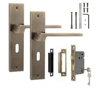Decoranddecor - Door Handle Set On Backplate - Antique Brass Internal Door Handle With Lock - Sash Lock Kit 64mm - Spectra Range