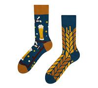 Dedoles Unisex Socks for Women, Men & Kids Cotton Funny Designs Football Bicycle Horses Plants Firefighter Gift Mismatched, Design: Farmer‘s Beer Time, Colour: Multicolour, Size: 5-7.5 W / 6-8 M UK