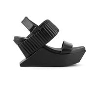 Delta Wedge Puffier 5 UK
