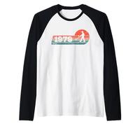 Detectorist Vintage 1979 Birthday Detectoring Metaldetector Raglan Baseball Tee