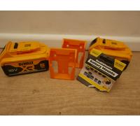 DeWalt DCB184 18v xr 5 ah Li-Ion Batteries x 2 + stealth battery mounts