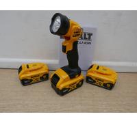 DeWalt DCB184 18V xr 5 ah Li-Ion Batteries x 3 + DCL040 pocket worklight