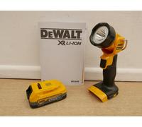 DeWalt DCL040 18v LED Swivel Worklight pocket Torch + DCBP034 1.7 ah powerstack [EEK: A++]
