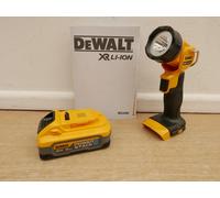 DeWalt DCL040 18v LED Swivel Worklight pocket Torch + DCBP518 5 ah powerstack