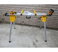 DeWalt DE7033-XJ Short Beam Compact Mitre Saw Leg Stand Small Workstation