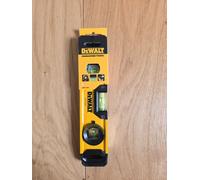 Dewalt DWHT43003 9 in. Magnetic Torpedo Level