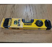 Dewalt DWHT43003 9 in Magnetic Torpedo Level