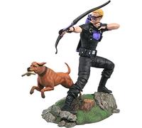 Diamond Select Statue Hawkeye With Dog 23 Cm