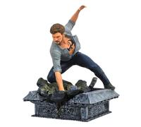 Diamond Select Toys Marvel Gallery: Netflix Defenders Iron Fist PVC Figure 8 inches