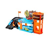 Disney and Pixar Cars Glow Racers Playset & 3 Toy Cars, Copper Canyon Glowing Garage Playset, Glow-in-the-Dark Elements & 1:55 Scale Vehicles, HPX75