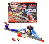 Mattel Disney and Pixar Cars Playset & Toy Car, Tongue-Out Lightning McQueen & Crushed Car, Piston Cup Stunting Speedway Track Set Includes, JHL42