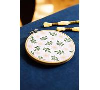 DMC Embroidery Kit Delicate Daisies by Jenni Davis - Intermediate