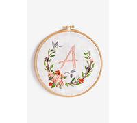 DMC Garn Embroidery Kit – Flower Garland