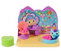 DREAMWORKS GABBY'S DOLLHOUSE, MerCat’s Spa Room Playset, with MerCat Toy Figure, Surprise Toys and Dollhouse Furniture, Kids’ Toys for Girls and Boys 3+