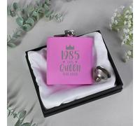 eBuyGB Engraved Pink Metal Hip Flask 1985 The This Queen was Born, 40th Birthday Gifts for Women, Milestone Fortieth Gift for Her, 7oz Whisky Flask