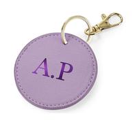 eBuyGB Personalised Round Initial Keyring, Bag Tag PU Leather Keychain, Monogram Key Ring, Luggage Tags, Party Bag Filler, Bridesmaid Gifts (Lilac)