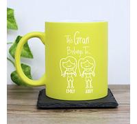 eBuyGB Personalised This Grandma, Nana, Granny, Nanny, Nanna, Gran, Nan Belongs to Mug, Neon 350ml Coffee Cup, Mother's Day Gift, Family Members, Grandchildren, Kids Names, Birthday Present (Yellow)