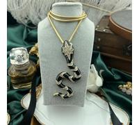 Elegant Brooch For Women Featuring Rhinestones Detailing Statement Alloy Texture For Dresses And Suits Unisex Fashion