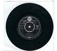 Elvis Presley - Elvis Presley Strictly Elvis - Old Shep, Any Place Is Paradise / Paralyzed, Is It So Strange (7" Vinyl EP) [VINYL]