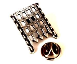 Emblems-Gifts Iron Castle Gate London Tower Handcrafted in English Pewter Lapel Pin Badge + 59mm Badge + Gift Bag